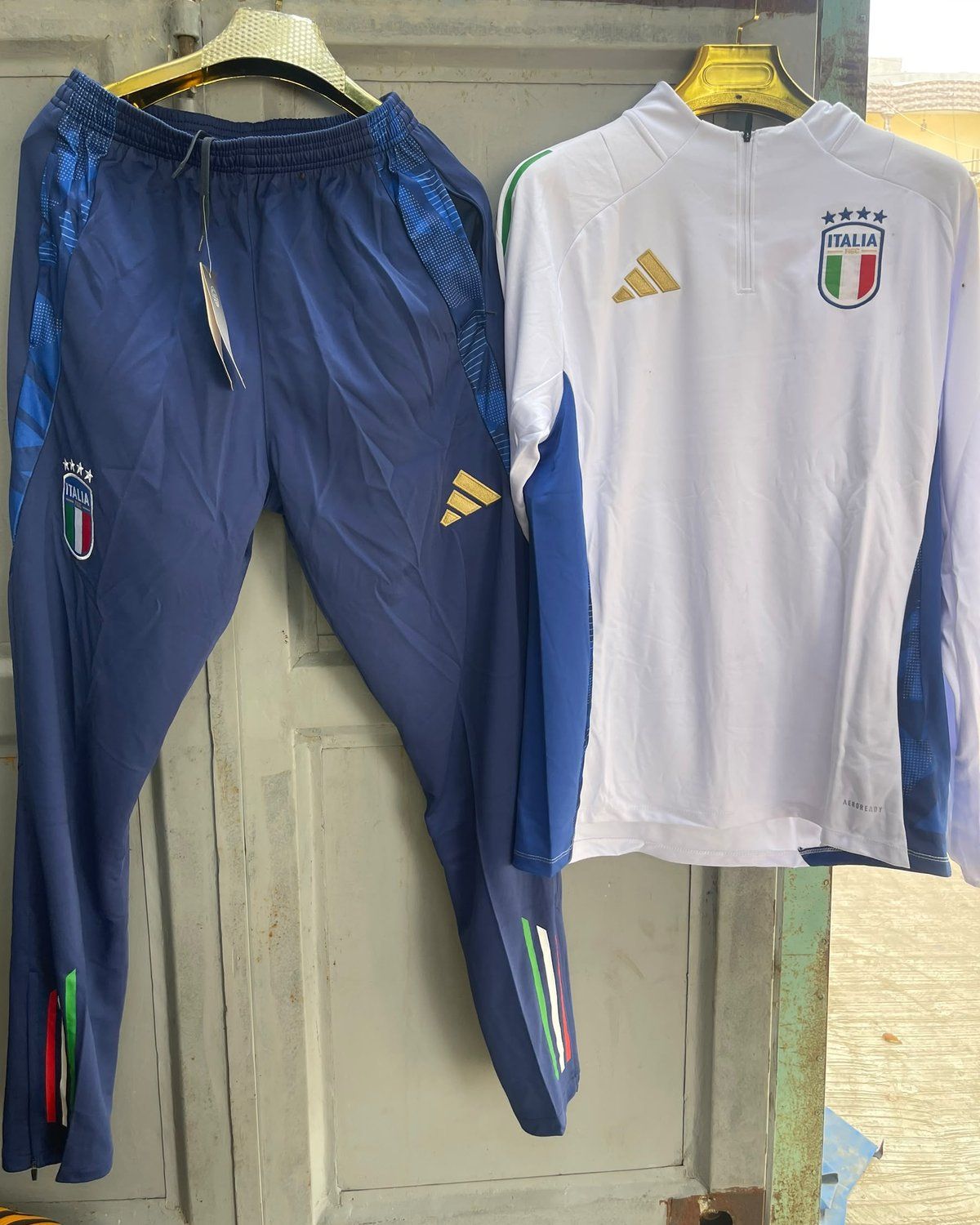 Ensemble blouson Italie 2026/27, photo du produit à la boutique