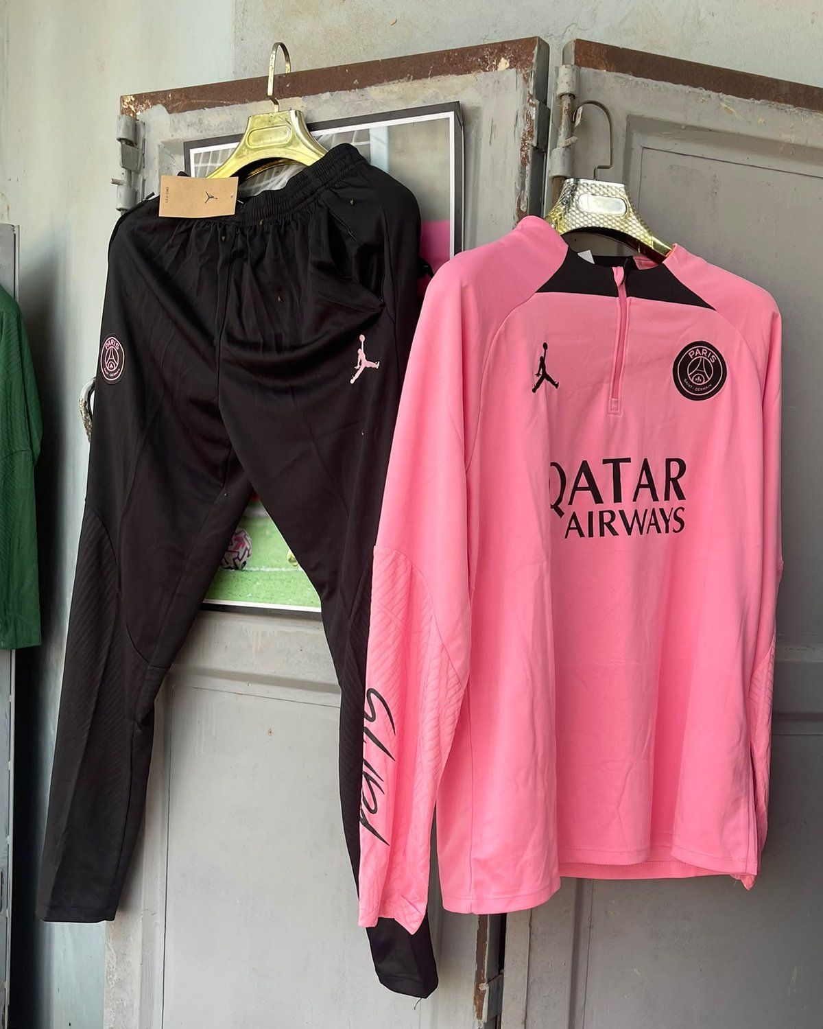 Ensemble blouson PSG 2026/27, photo du produit à la boutique
